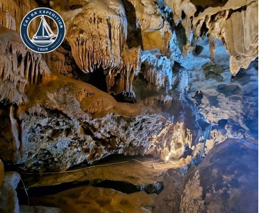 Hoa Cuong Cave: Unique Cave Experience In Cat Ba