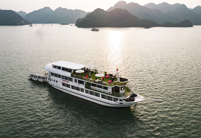 2 DAYS 1 NIGHT</br> LAN HA BAY MEDIUM CRUISE
