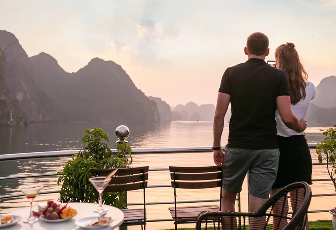 LAN HA BAY</br>SUNSET TOUR