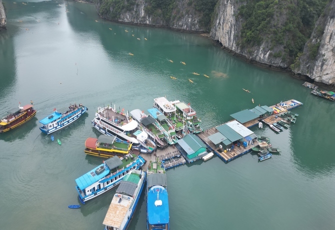 2 DAYS 1 NIGHT</br> LAN HA BAY SMALL CRUISE