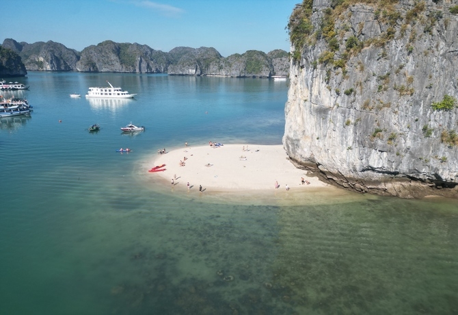 2 DAYS 1 NIGHT</br> LAN HA BAY SMALL CRUISE