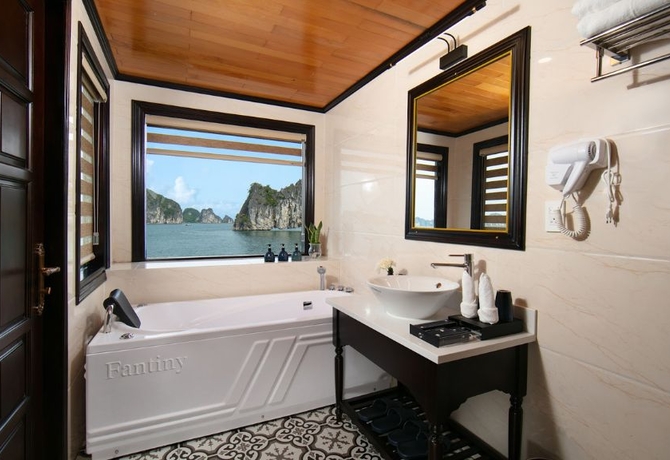 3 DAYS 2 NIGHTS</br> HA LONG BAY