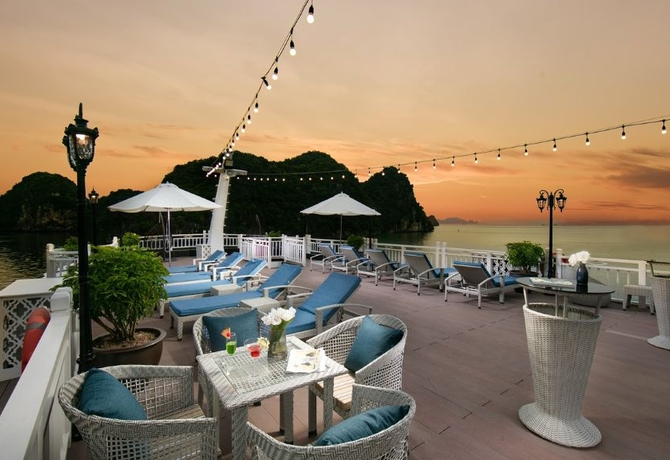 3 DAYS 2 NIGHTS</br> HA LONG BAY