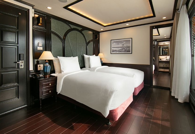 3 DAYS 2 NIGHTS</br> HA LONG BAY