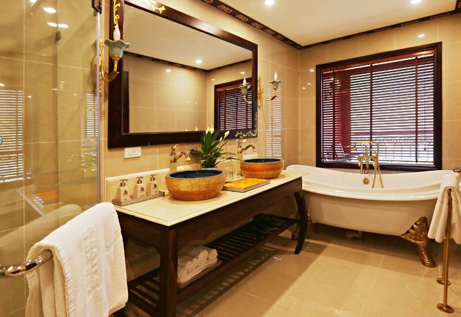 3 DAYS 2 NIGHTS</br> HA LONG BAY