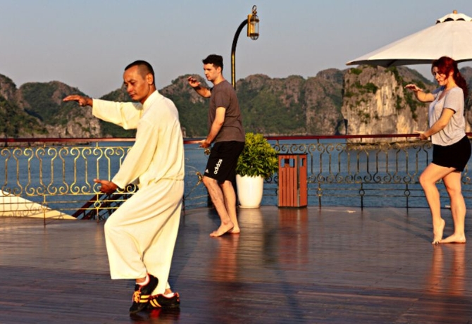 3 DAYS 2 NIGHTS</br> HA LONG BAY