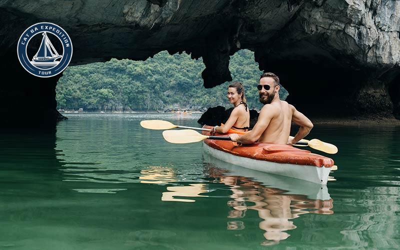 Kayaking in Cat Ba