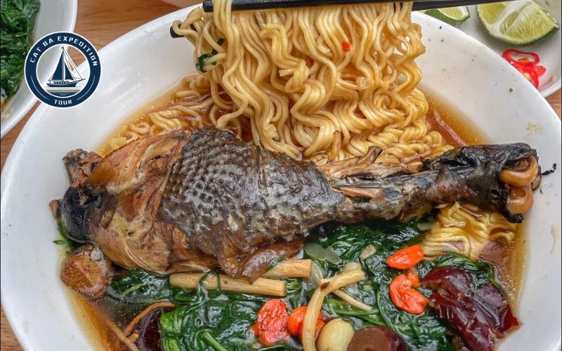 Herbal Stewed Chicken Noodles