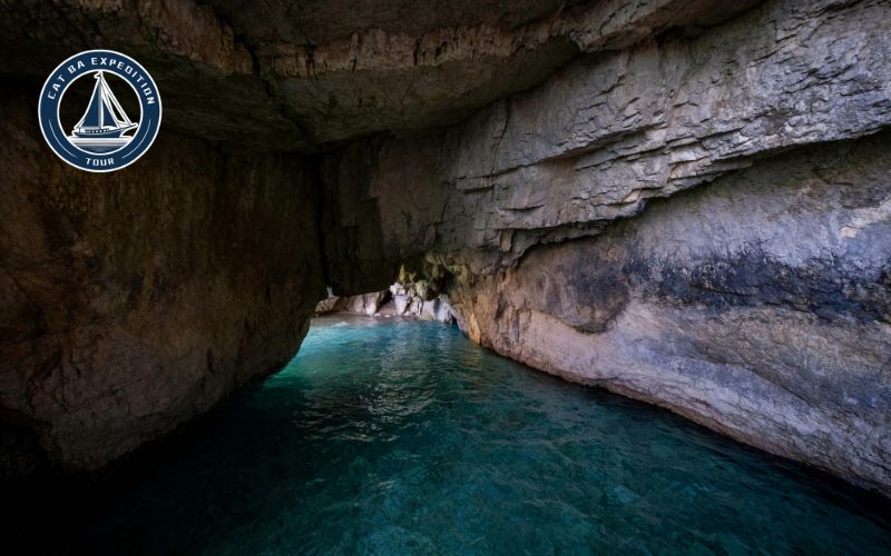 Sang Toi Cave Lan Ha Bay